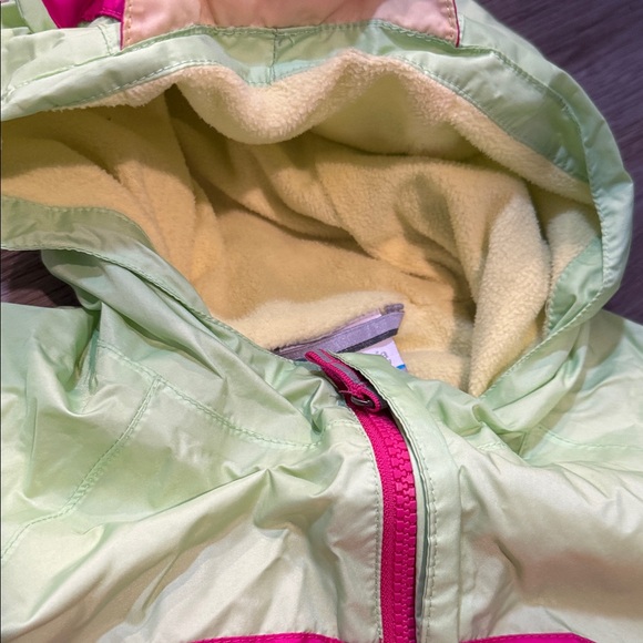 Columbia Lime and Fuchsia snow suit - Picture 4 of 6